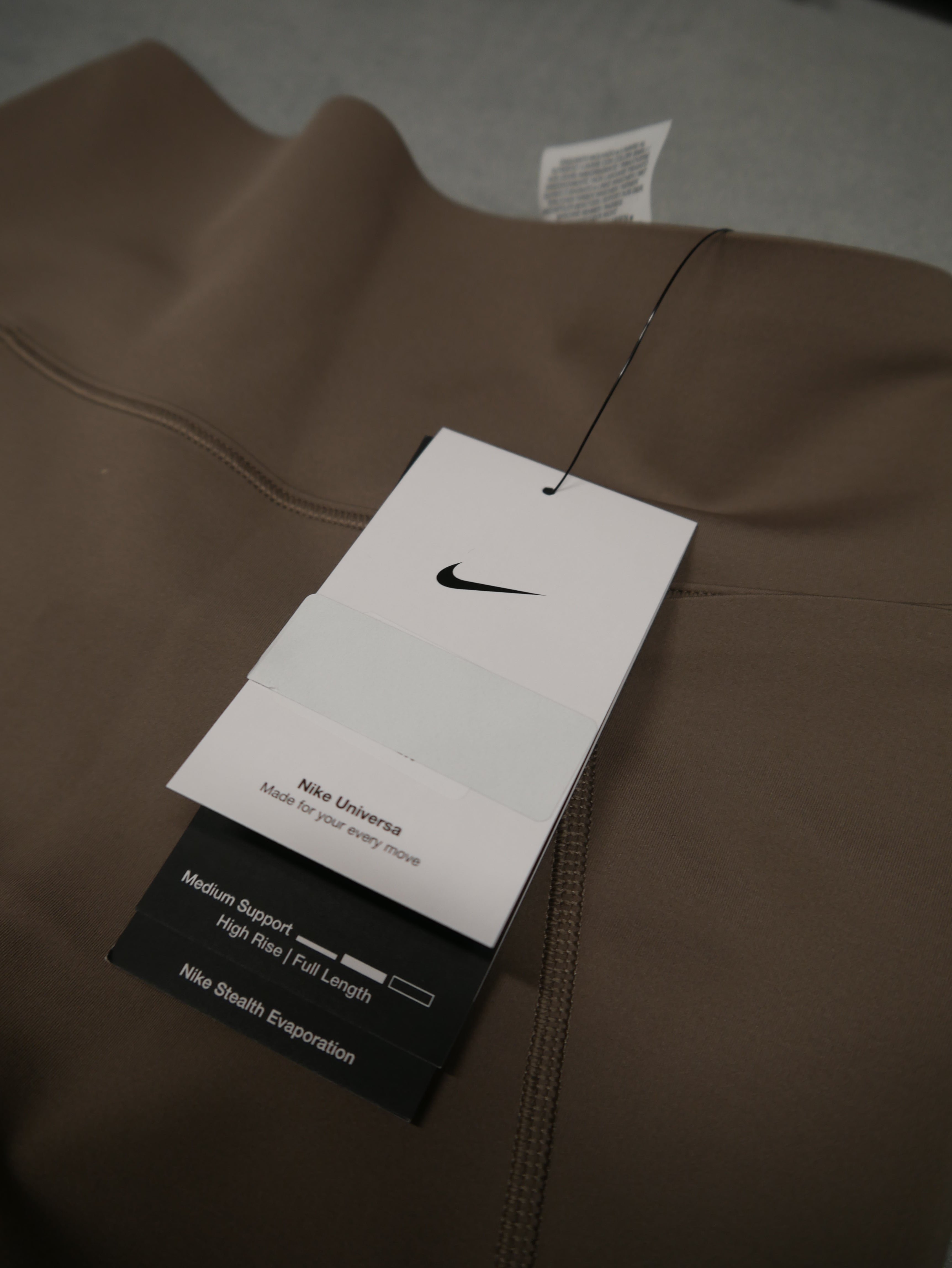 Nike Universa Leggings Damen
